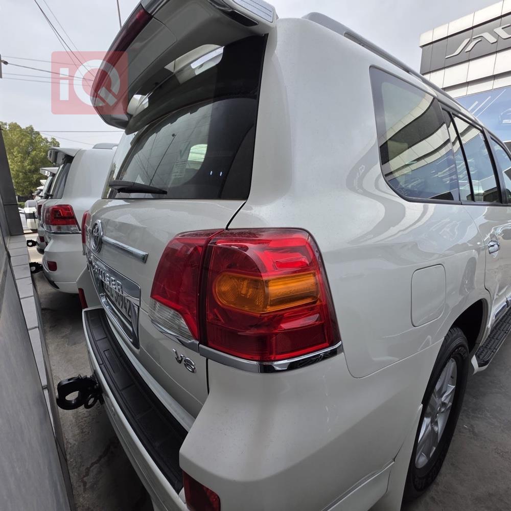 تويوتا لاندكروزر